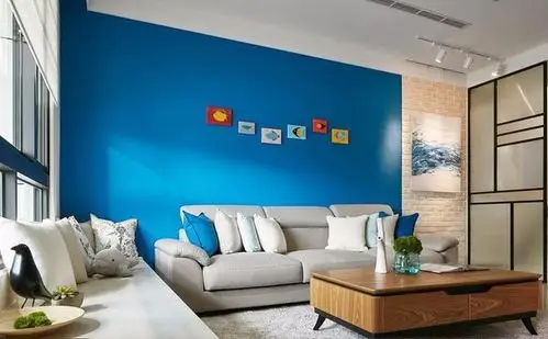99平方小三居大胆蓝色墙漆