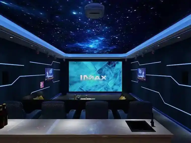 有条件在家做个电影院,比外边舒服多了#影音室 #投影仪 #私 - 抖音