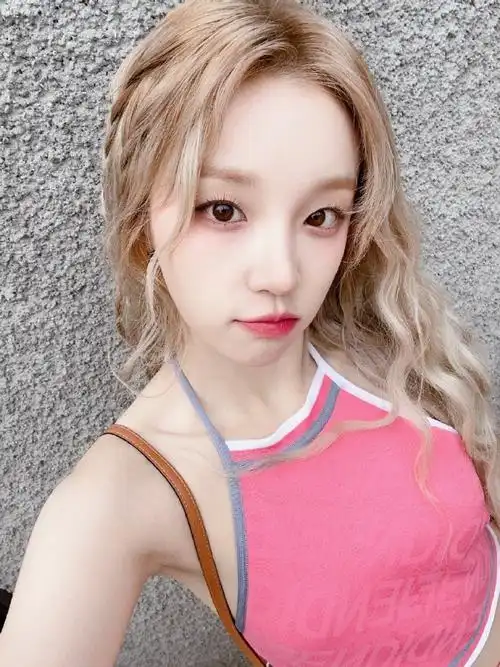 宋雨琦羊毛卷梦回出道时期