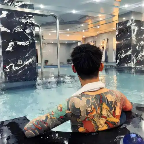 10张"高冷轻熟"男生头像,帅哥专用!