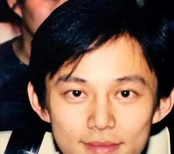 何炅被曝拖欠保姆3年工资!保姆全家齐上阵,何炅正面临尴尬局面