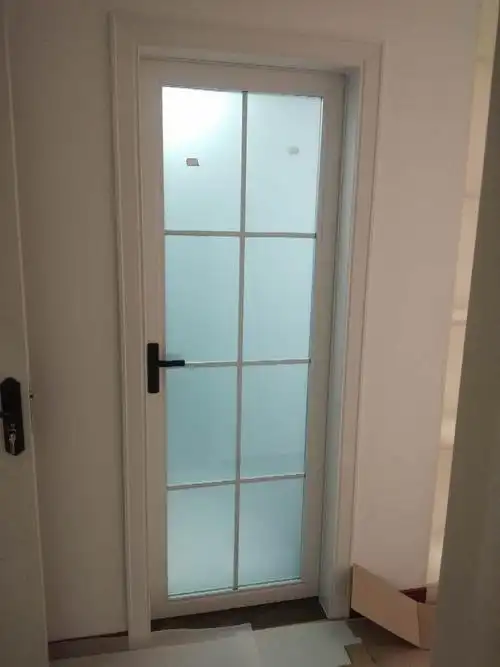 挺酷家居厨房卫生间钛合金门