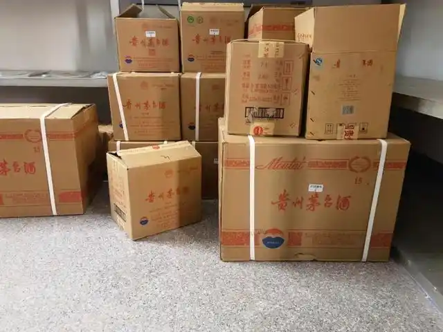 7月15日9时许,麒麟公安分局益宁派出所接到群众报警称,其公司仓库内的