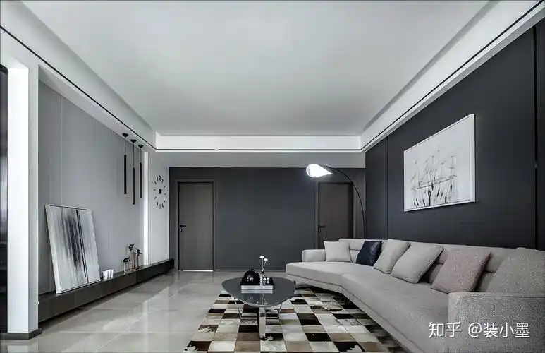 自己家的一楼,浅灰色地砖,白墙,白色大理石电视背景墙,配什么颜色的