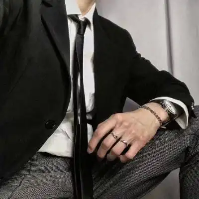 软锦:"优质/欧美风/高冷/男生头像"