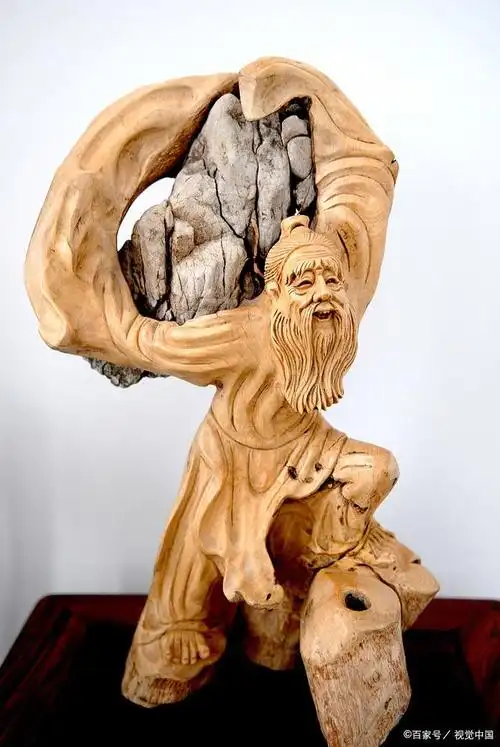 根雕具有独特的造型,质感和气质,是一种富有生命力和创造力的艺术品.