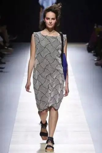 三宅一生褶皱里的世界北京新易设计坊