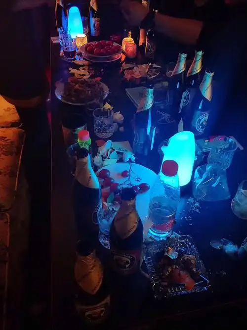 来喝酒啊,who怕who