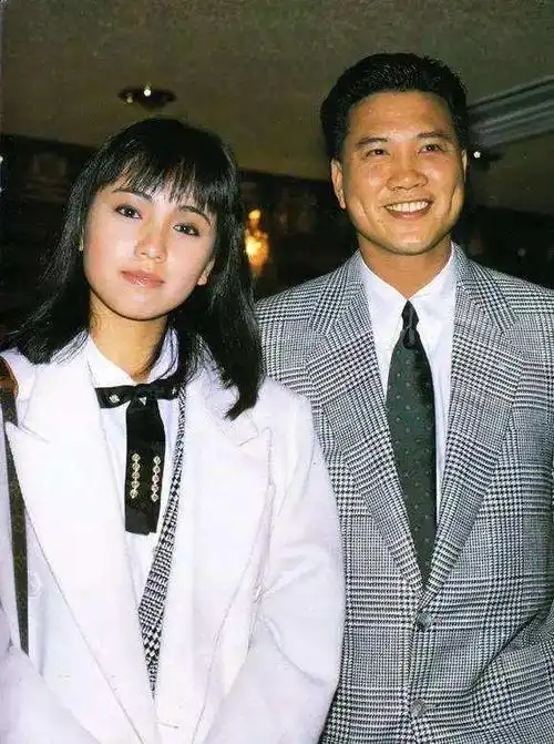 邓萃雯重返tvb搭档黎耀祥爱上渣男致事业大跌56岁仍单身