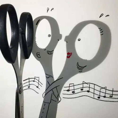 拿影子画涂鸦可以玩一整天