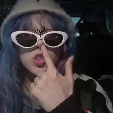 沙雕女头ins风高清搞怪的憨憨头像沙雕女生图片