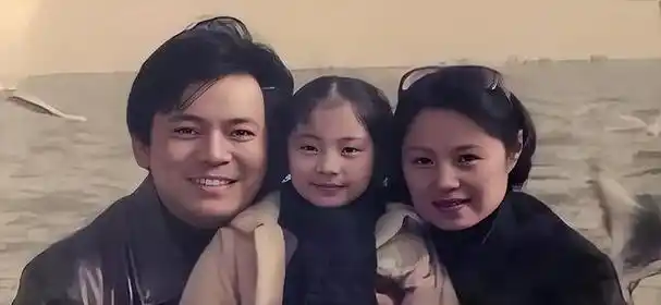 所以,他每天都主动给范雨打电话,一有时间就拨过去,生怕错过了她.