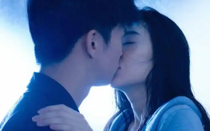 薛之谦李小璐吻戏 李雨桐曝薛之谦李小璐关系不简单