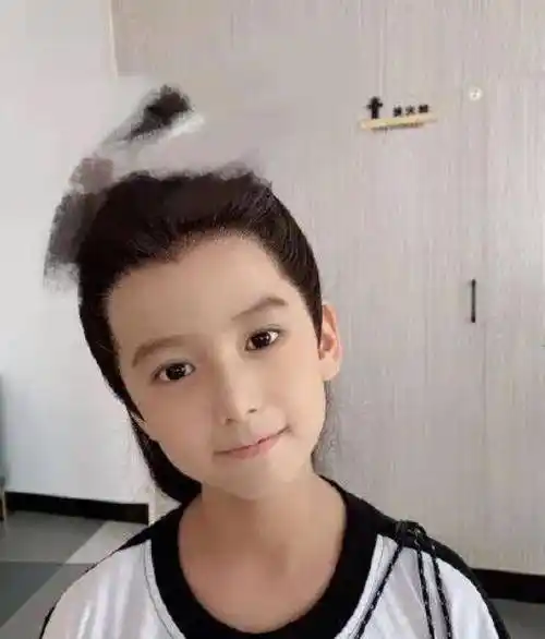 罗云熙张新成小时候长这样?内娱颜值有救了?00后弟弟杀疯了!