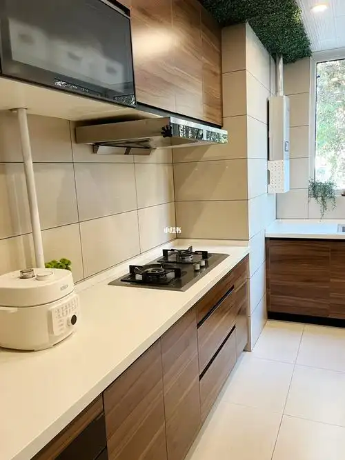 极简厨房我的厨房台面只有一样电器