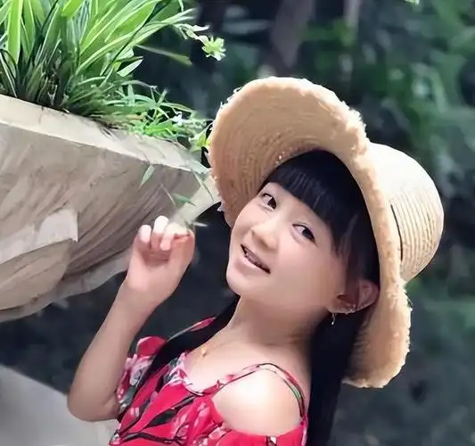 2013年《鲁豫有约》播出了一期特别的节目:一个名叫三公主baby girl