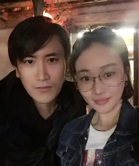 《乡村爱情》剧中"贾秘书"贾舒涵生活照,美美哒.