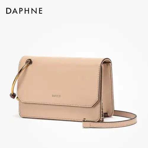 达芙妮2019春箱包女手拿单肩包简约斜挎包金属装饰小包韩潮学生包