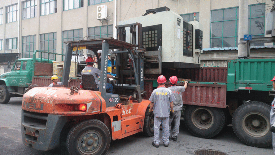 叉车搬运