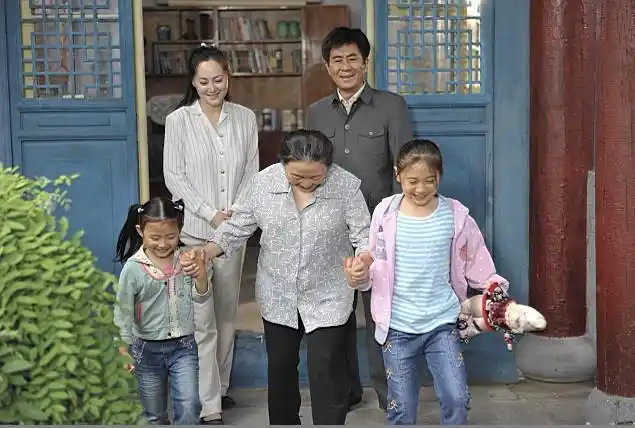 杜鹃的女儿高清剧照