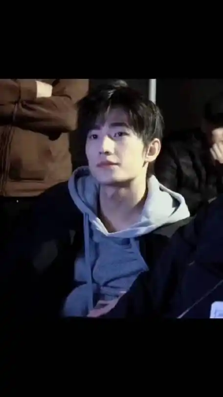 杨洋 什锦#天塌了有杨洋的脸顶着杨洋|失约与月亮ing的微博视频