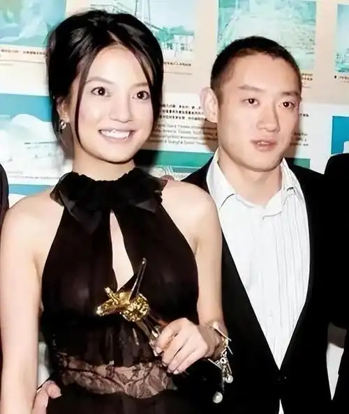 回顾李钰患癌离世13年男友汪雨结婚生子母亲的坚持让人心酸