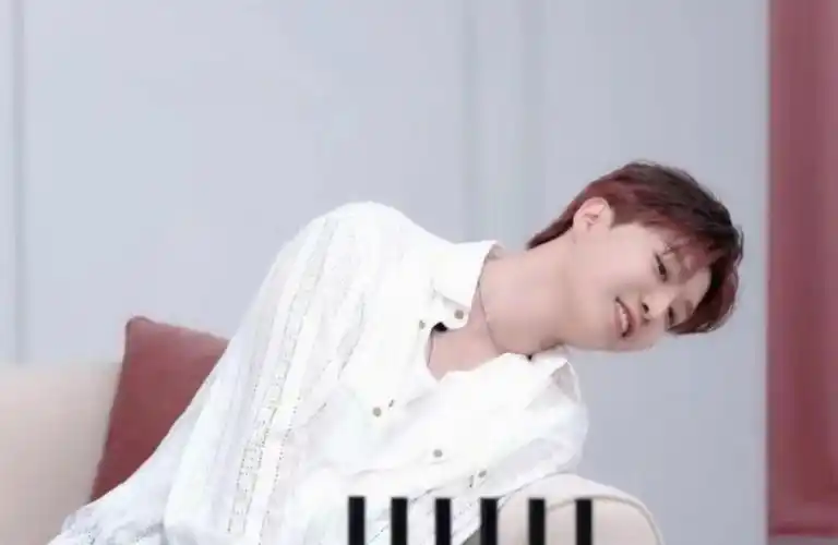 范丞丞  #巴黎欧莱雅彩妆代言人范丞丞