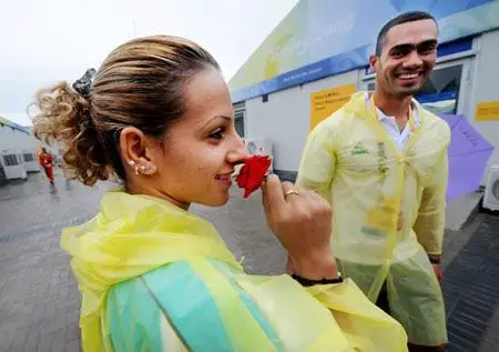 穿二手跑鞋的伊拉克运动员美丽达娜