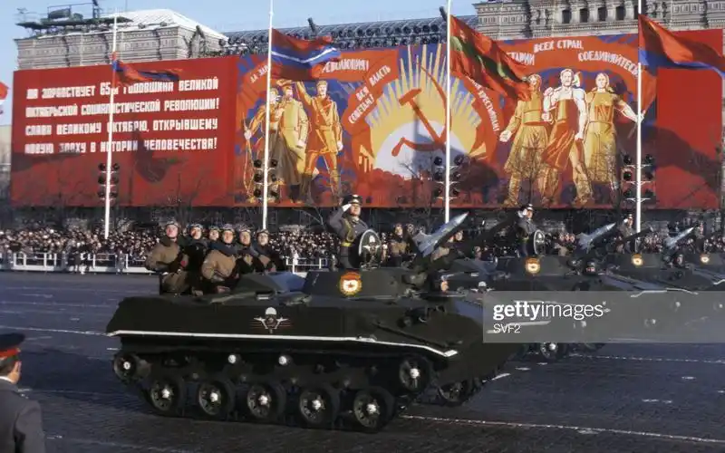 苏联1982年十月革命节阅兵片段合集