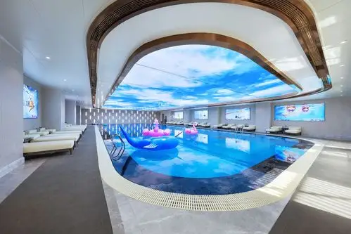 荣盛华府-游泳馆
