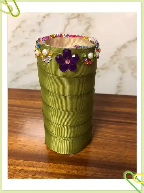 矿泉水瓶巧变存钱罐——三六班乔玥霖