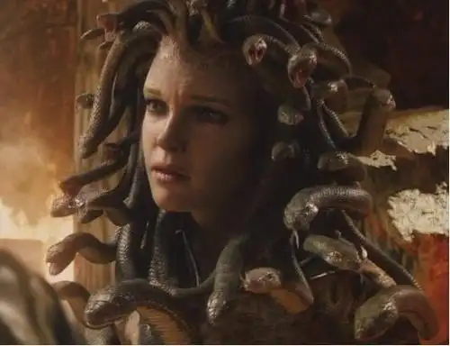 世界上有蛇女吗半人半蛇恐怖蛇女美杜莎与其对视会变石像