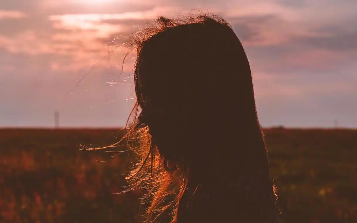 克服孤独抑郁伤感(走出阴霾寻找自己的幸福)