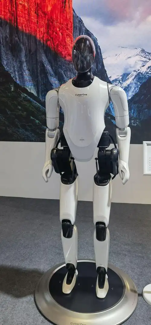 探馆2023世界机器人大会|国产服务机器人异彩纷呈 多家企业订单量高速