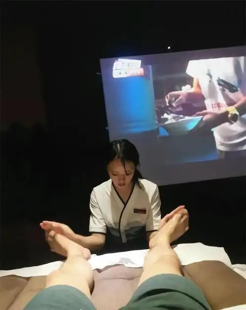 在洗脚城碰到了前妻