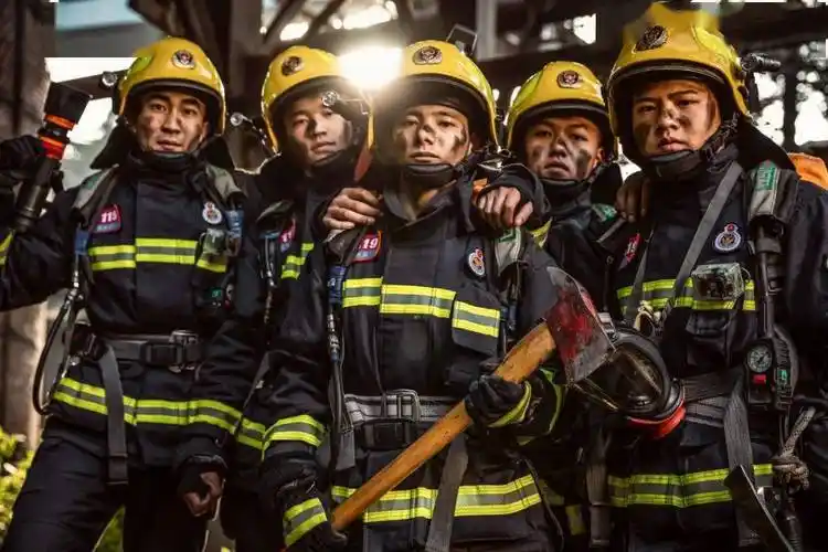 119消防宣传月 | 海报上新第四弹,终于等到你蓝朋友限定壁纸来啦!