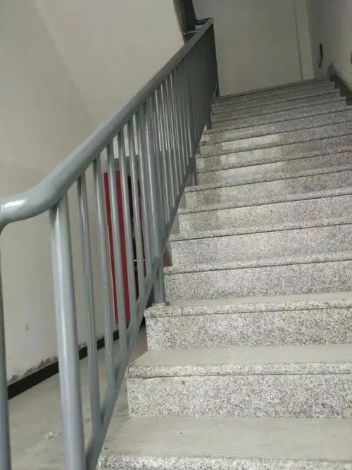 铁楼梯扶手
