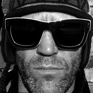 硬汉剪辑师aj头像