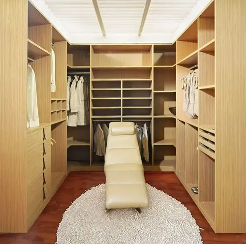 普吉尼衣柜    檀香系列衣柜图片   原木色衣帽间装修效果图