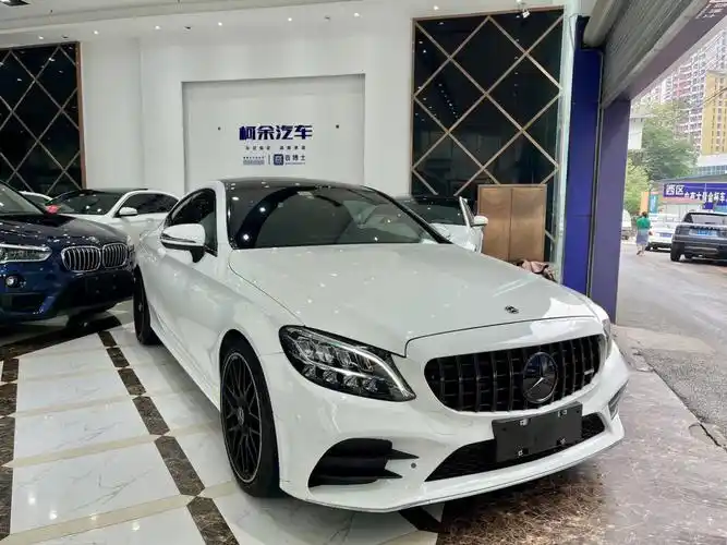 21款奔驰c260轿跑版