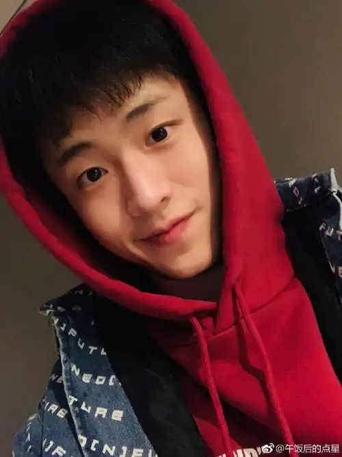 多图预警 北美潮男武星99微博自拍合集(帅哥终于开放微博权限了啊啊