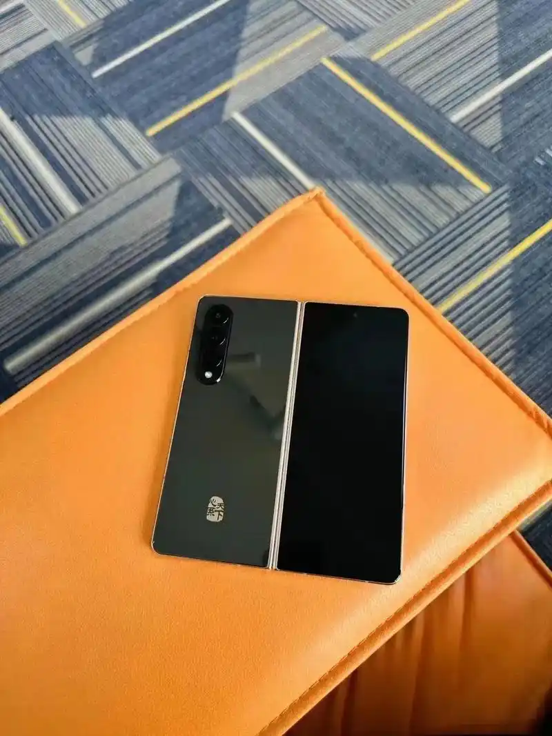 三星w20235g折叠屏手机官方海报发布,官宣该手机于202 - 抖音