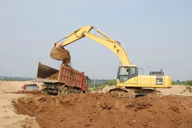 小松pc300挖掘机