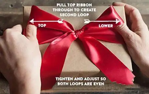 详解图教你包装丝带蝴蝶结的系法