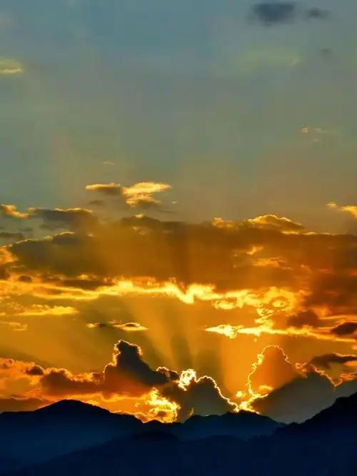 落日余晖夕阳西下