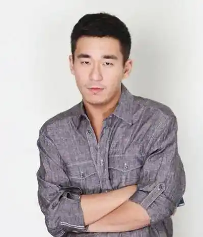 内幕并不简单_张默_张国立_黄定宇