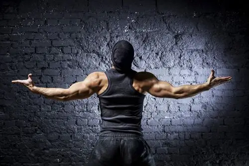 男性的男公雄阳性的肌肉发达的