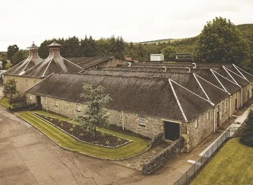 (格兰菲迪酒厂)每一个奖项都是新的起点,激励品牌继续跨越前行,为"