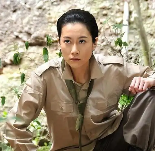 论谍战剧女军官只服这6位女星个个处变不惊气场两米八