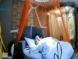 精品酒店偷拍高颜值170cm性感大长腿美女模特和搞艺术的摄影师男友